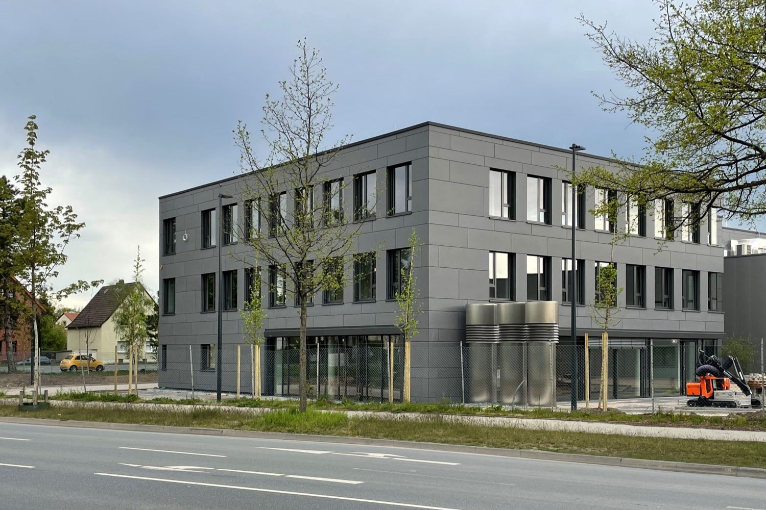 Fahr Architekt Hannover - Bürohaus J <small>Hannover Anderten</small>